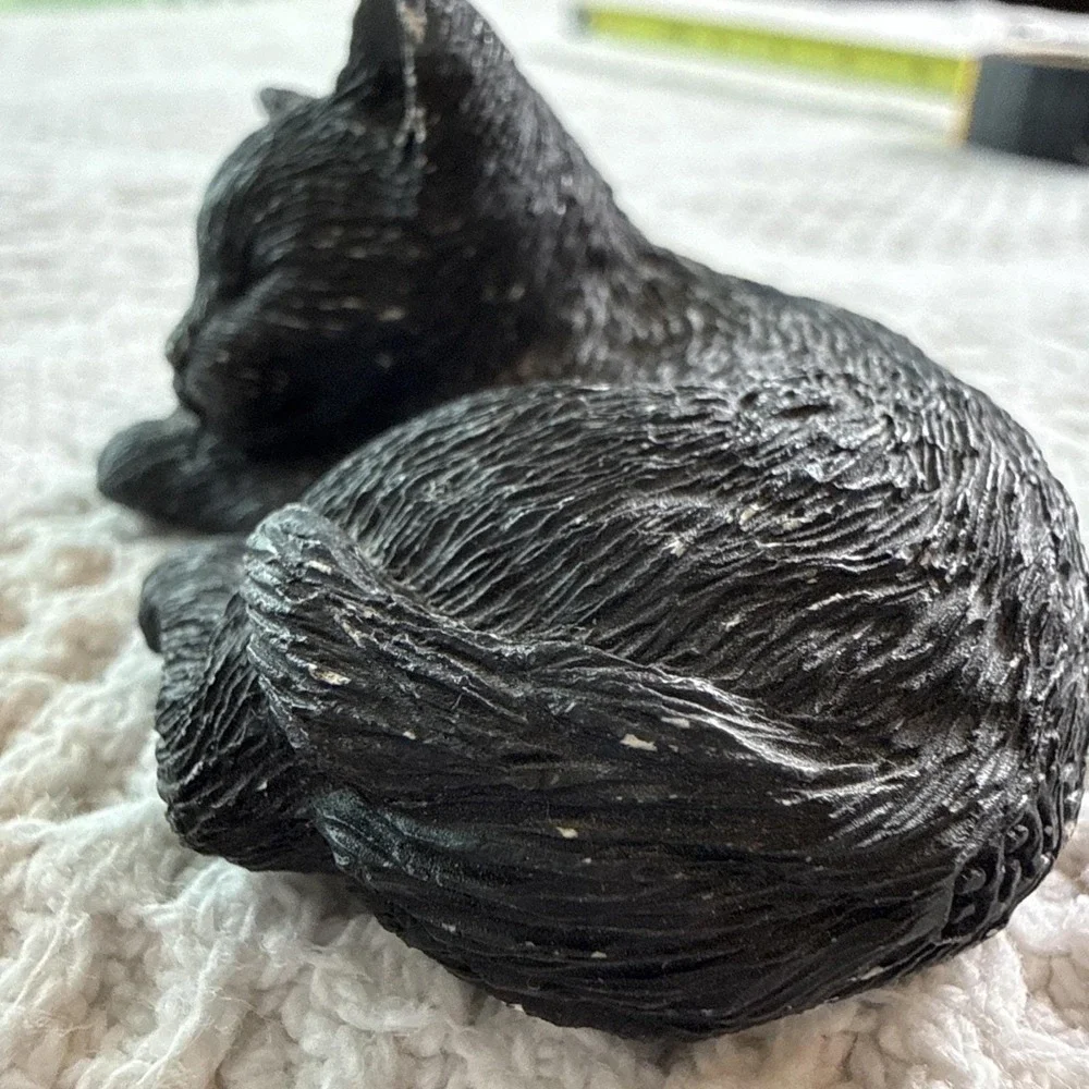Vintage Sandicast Sleeping Black Cat‎ Approx 1.0x2.50